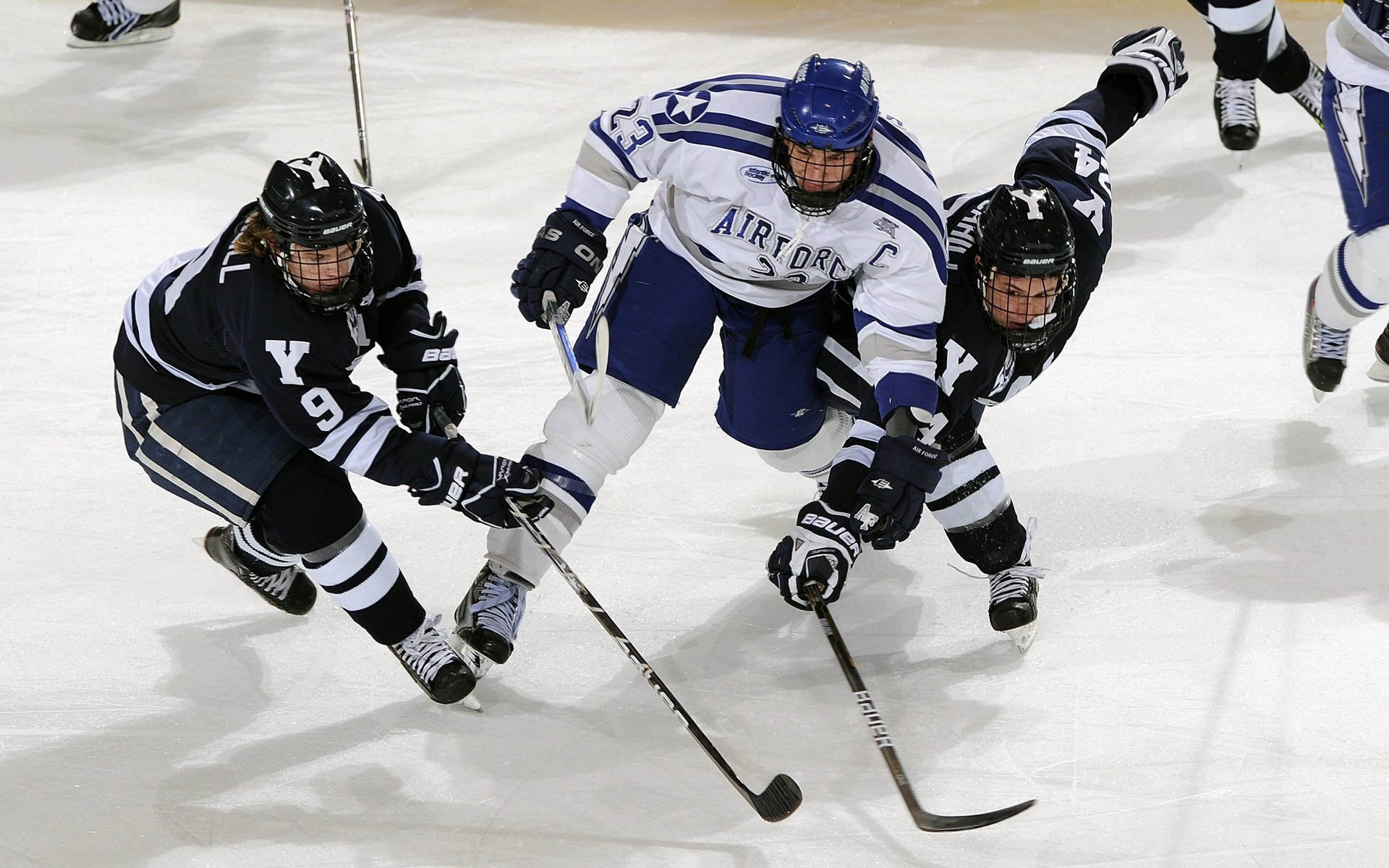 霍勒迪之夜，湖人独行侠激战，一记绝杀改写全场焦点